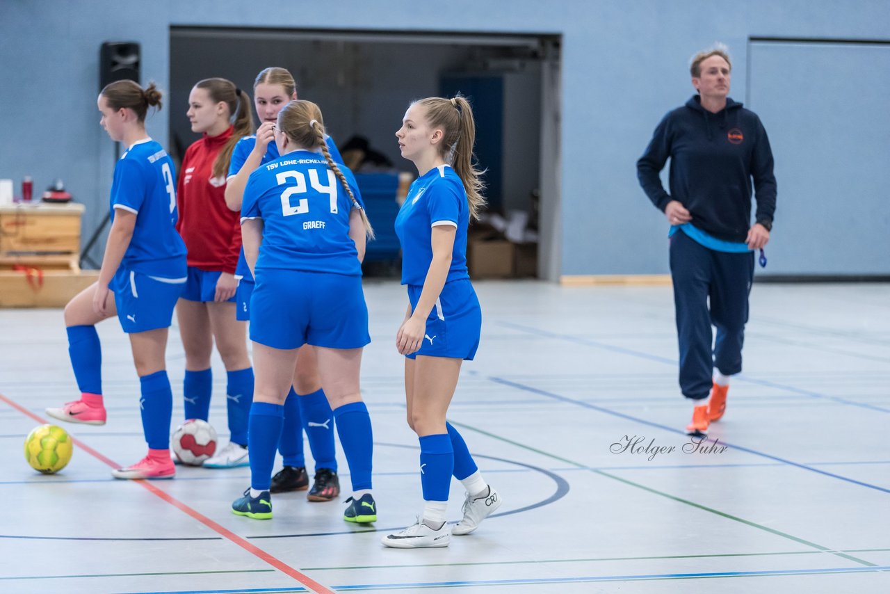 Bild 111 - B-Juniorinnen 2 Loewinnen Cup